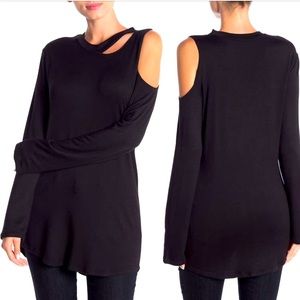 *****Like New***** Women’s Asymmetrical Slash T-Shirt.